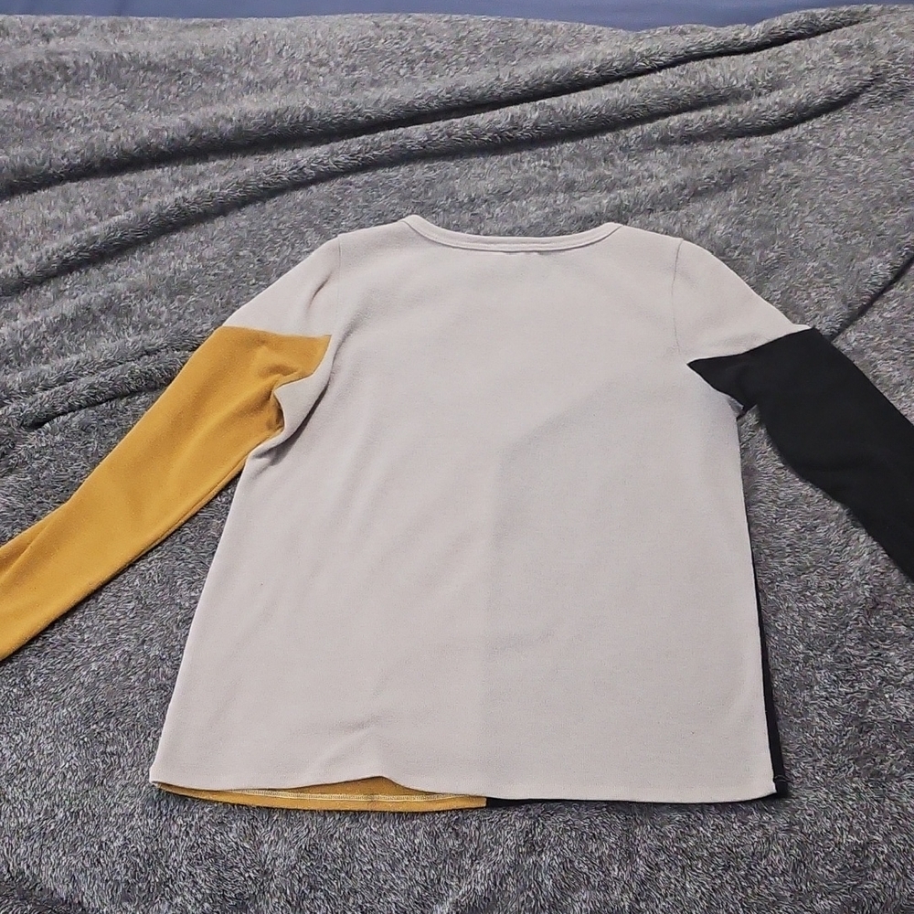 BiBi Beige Knit Top - Picture 4 of 5